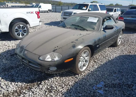 2002 Jaguar Xk8 z USA, uszkodzony, nr VIN SAJDA42C72NA26652
